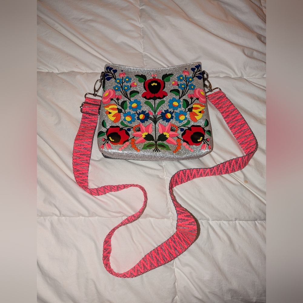 Folklore Contour Crossbody